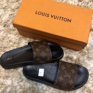 LOUIS VUITTON SLIDES SIZE 8.5-9 NIB SHOES